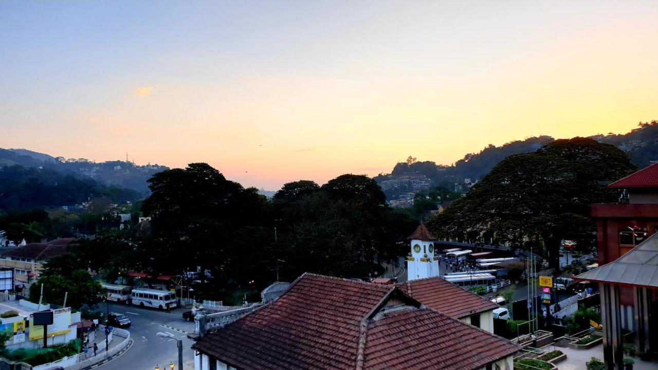 Kandy Tower Inn Exterior photo
